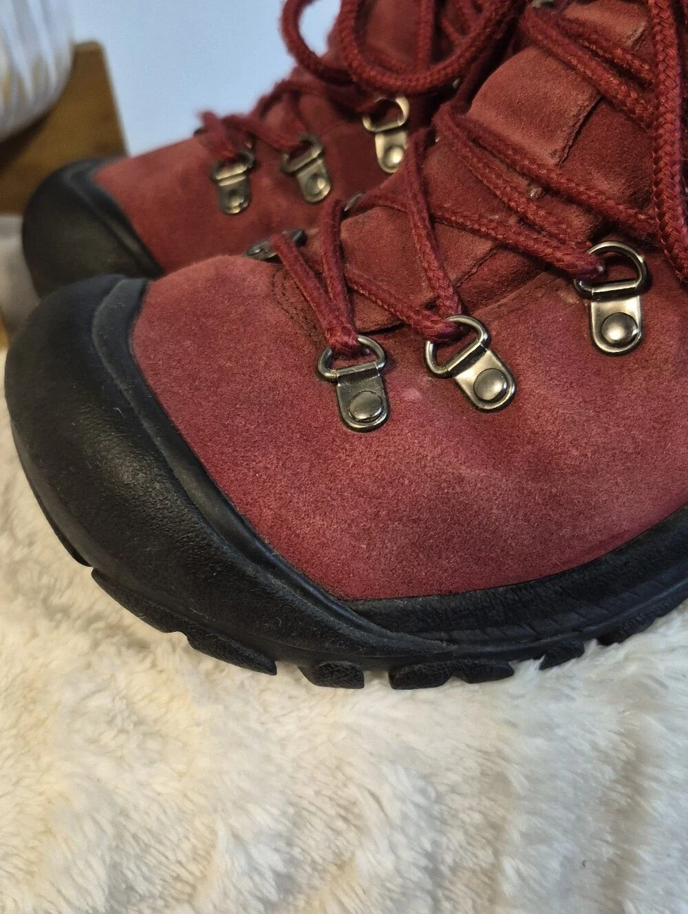 Keen Burgundy Red Suede Leather Hiking Trail Shoes XT0705 Lace Up Women's Size 9